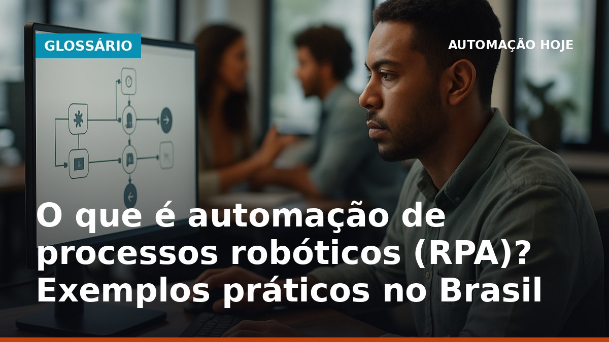Profissional brasileiro usando software de automação de processos robóticos em escritório moderno.